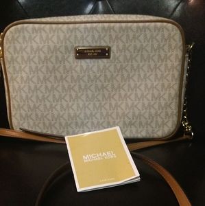 Michael kors crossbody bag